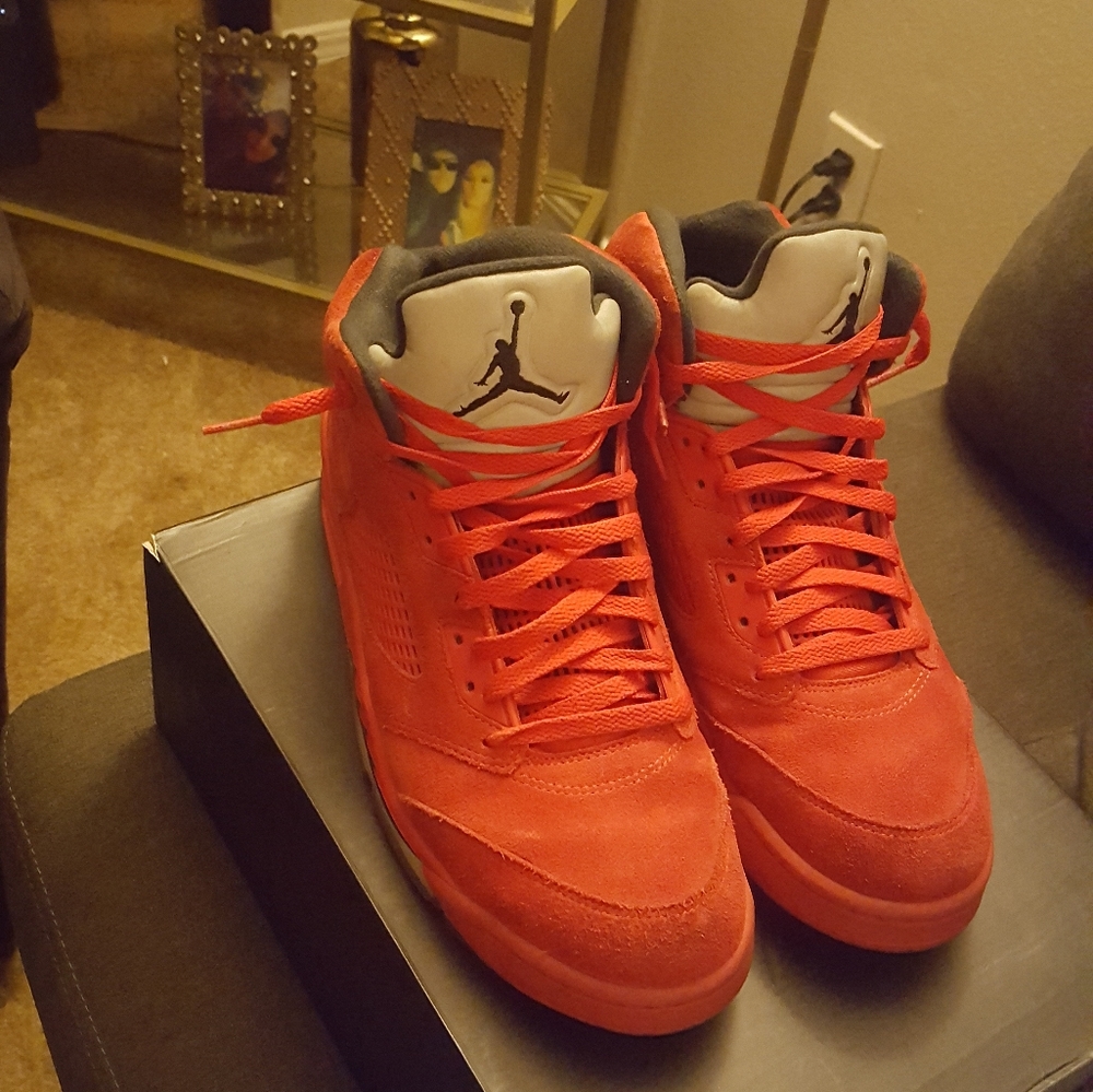 sz 11 Jordan Retro 5's red suede